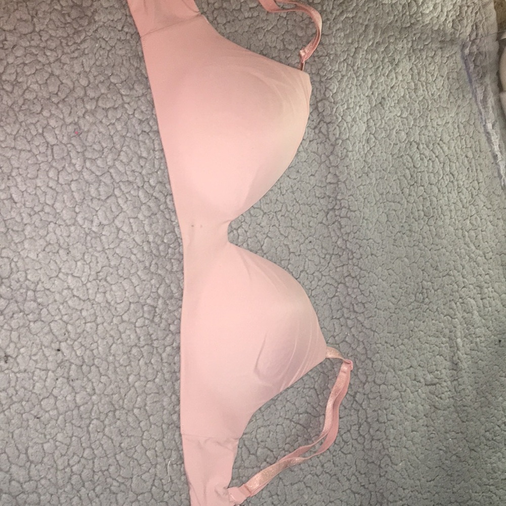 Sports bra, size US 32 DD, soft and comfy